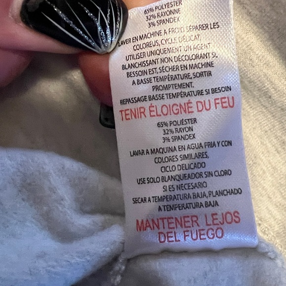 Rae Dunn Gray Pullover Crewneck Graphic “Grateful” Sweatshirt - Picture 10 of 10